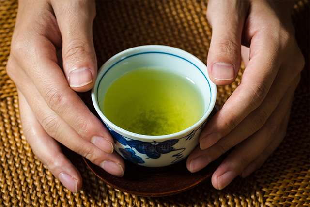 緑茶を飲むタイミングは？
