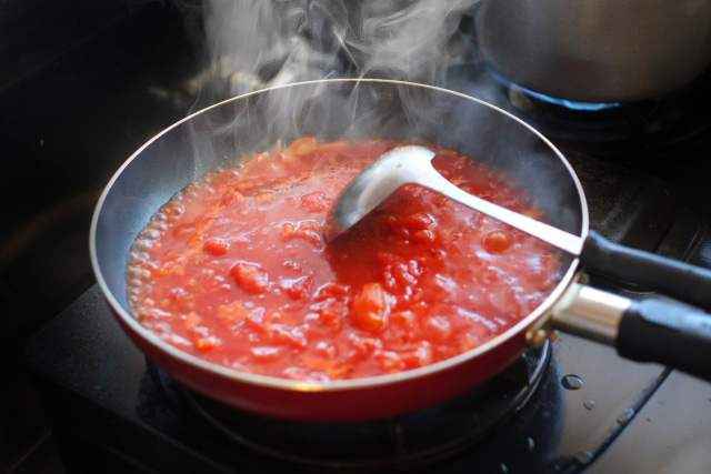 トマトは加熱して食べると吸収率がアップする